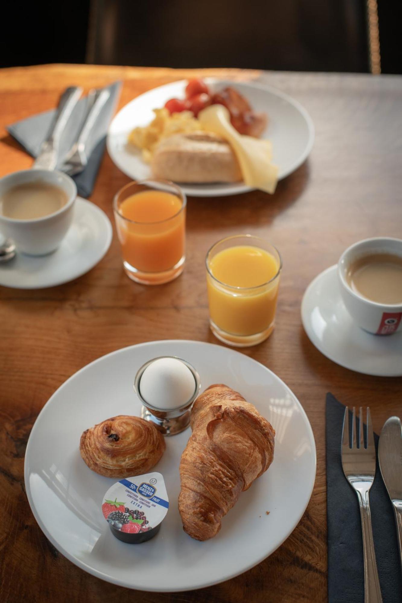 Eetcafe 't Overleg Hotel